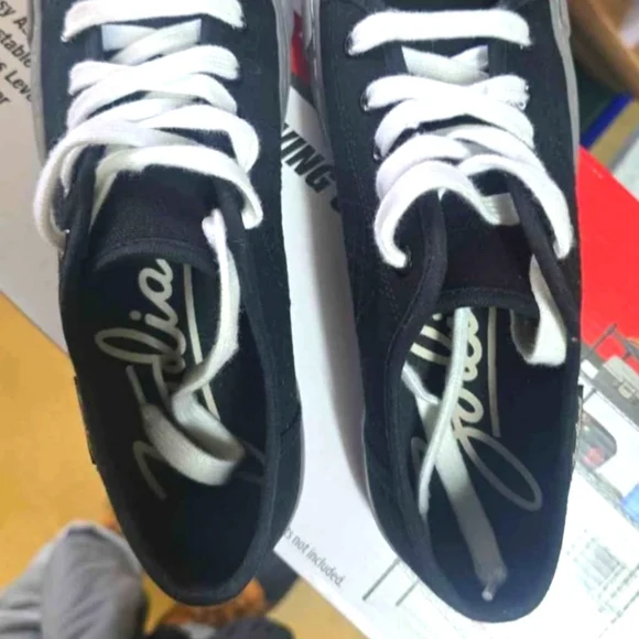 Zodiac Shoes Size 8 - Picture 2 of 6